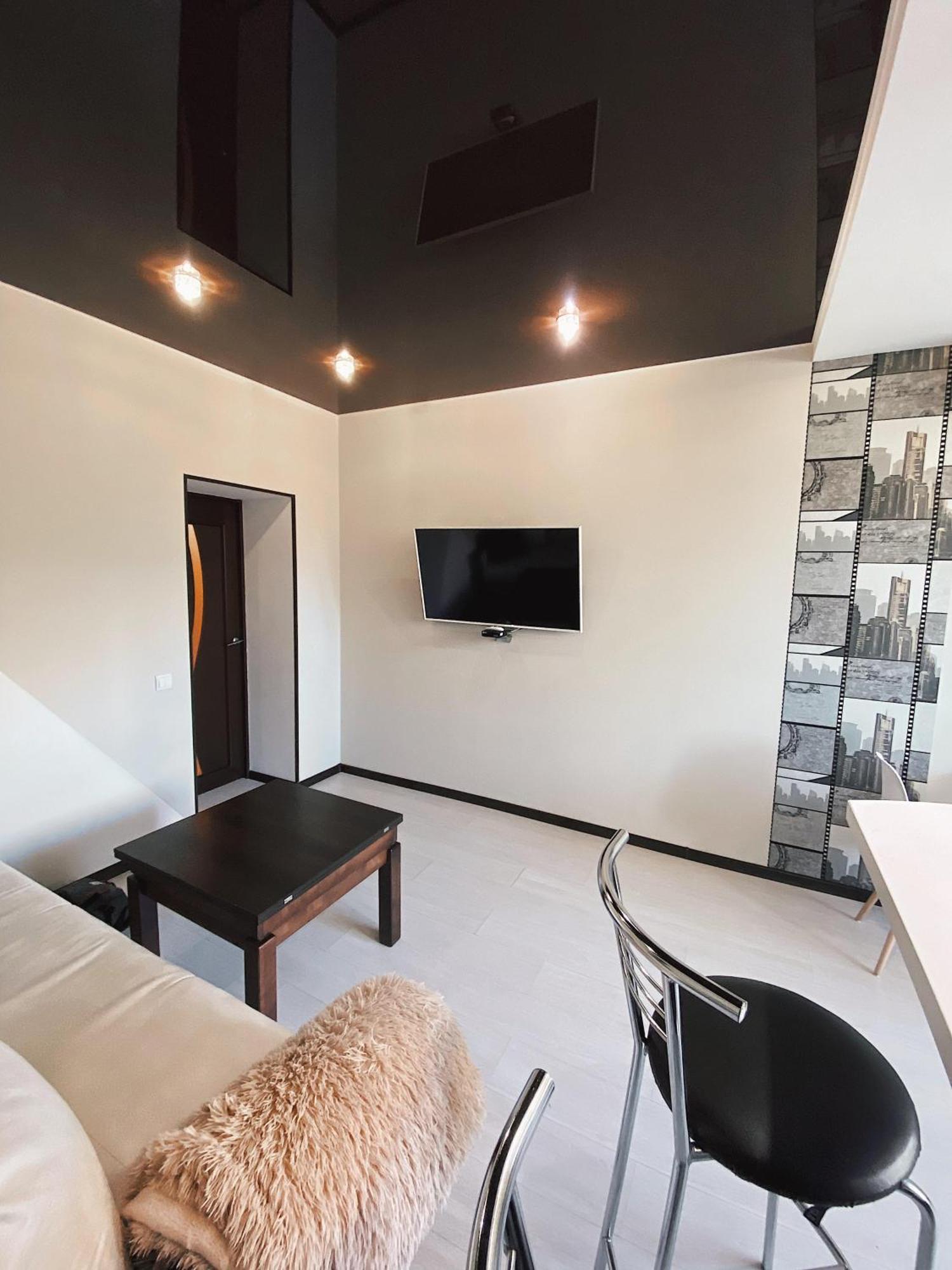 2-К Студія У Центрі Біля Стадіону Та Корпусного Саду - Мережа Helen Appartement Poltava Kamer foto