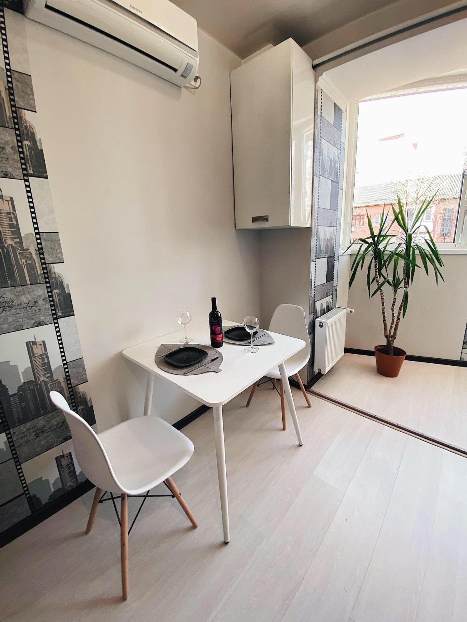 2-К Студія У Центрі Біля Стадіону Та Корпусного Саду - Мережа Helen Appartement Poltava Kamer foto